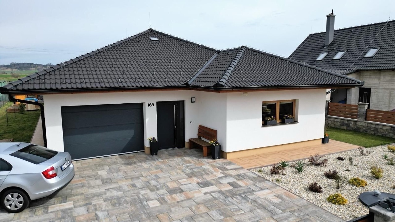 Různé realizace – rekonstrukce, novostavby, zateplení atd.