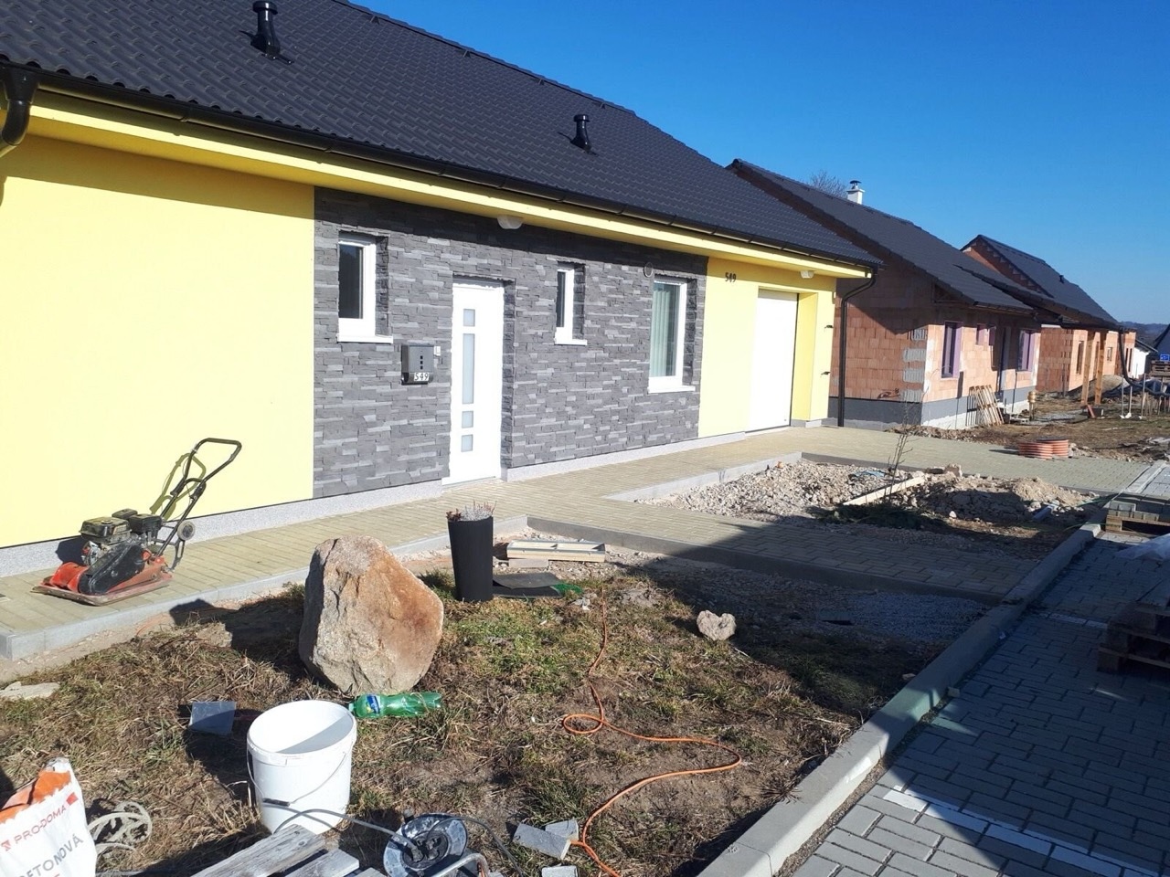 Různé realizace – rekonstrukce, novostavby, zateplení atd.